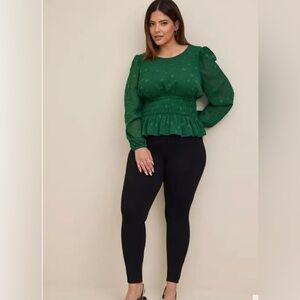 Torrid Crinkle Chiffon with star smoked stars  mocked waist / puff sleeve top